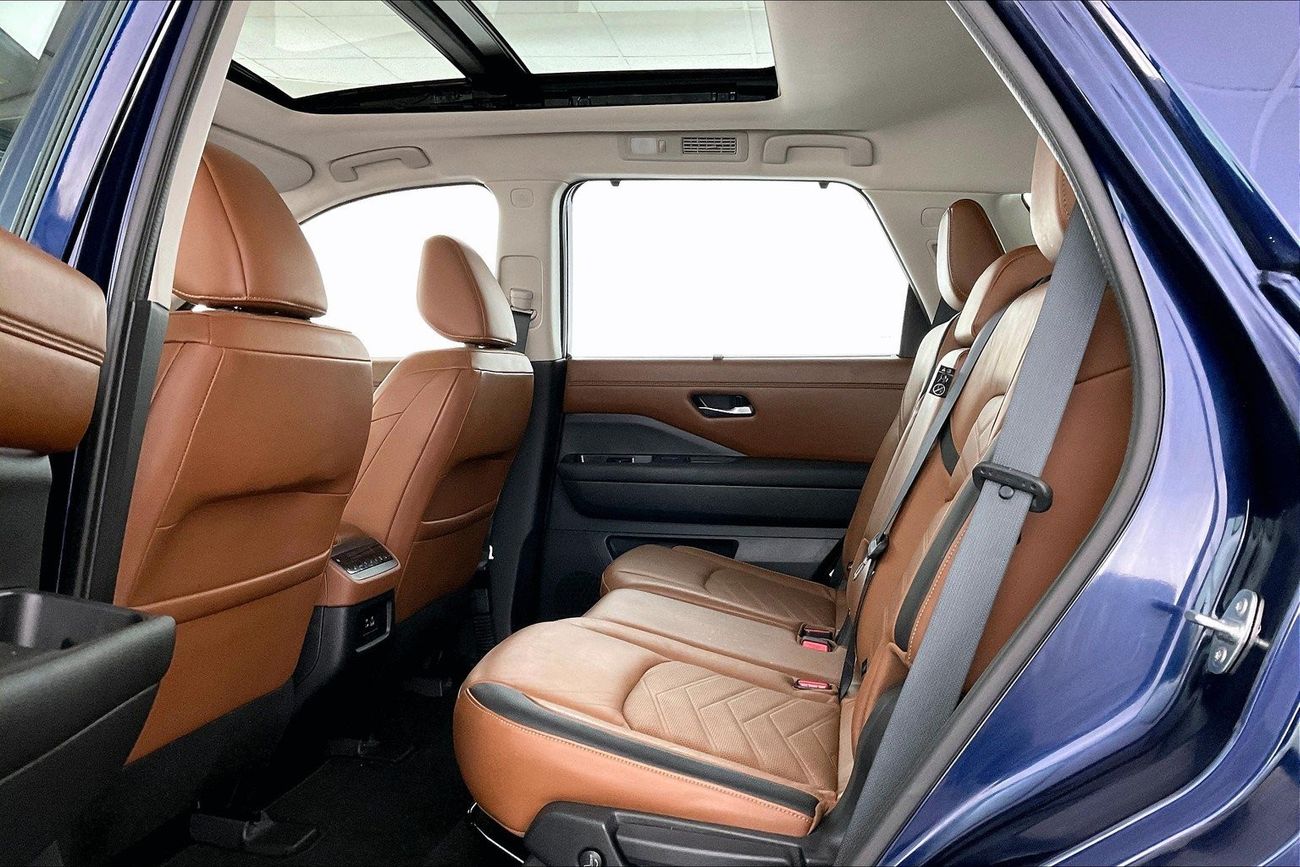 نيسان باثفايندر SL | عرض العيد الحصري | خالية من أضرار الفيضانات