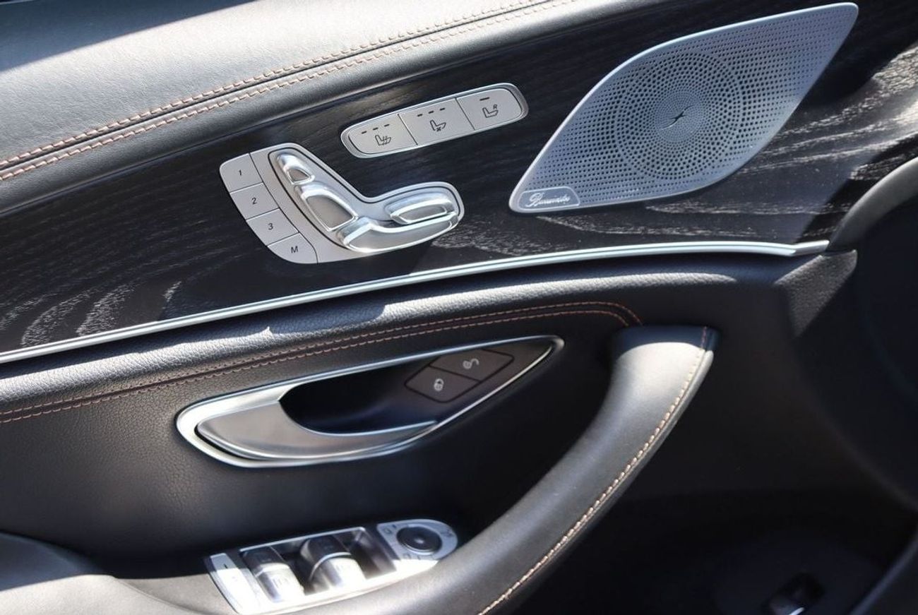 Mercedes-Benz CLS 320 Mercedes-Benz CLS 350 / 2019 / GCC / Full Option/ Full Service History