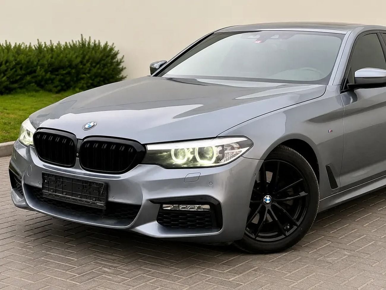 BMW 520i 1,183 P.M | 520i M Sport | GCC Specs | Pristine Condition