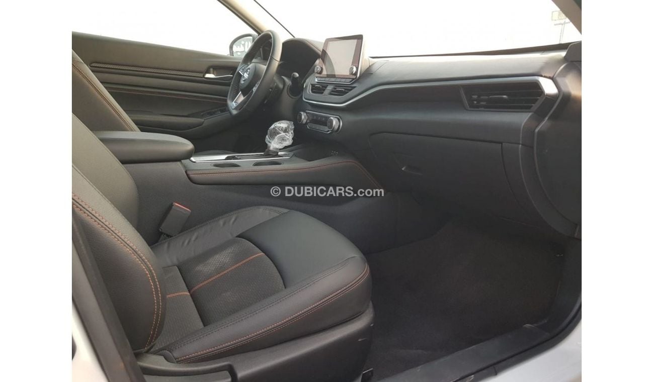 نيسان ألتيما 2022- Nissan Altima SR, 2.5L Petrol, Perfect Condition, Buy and drive