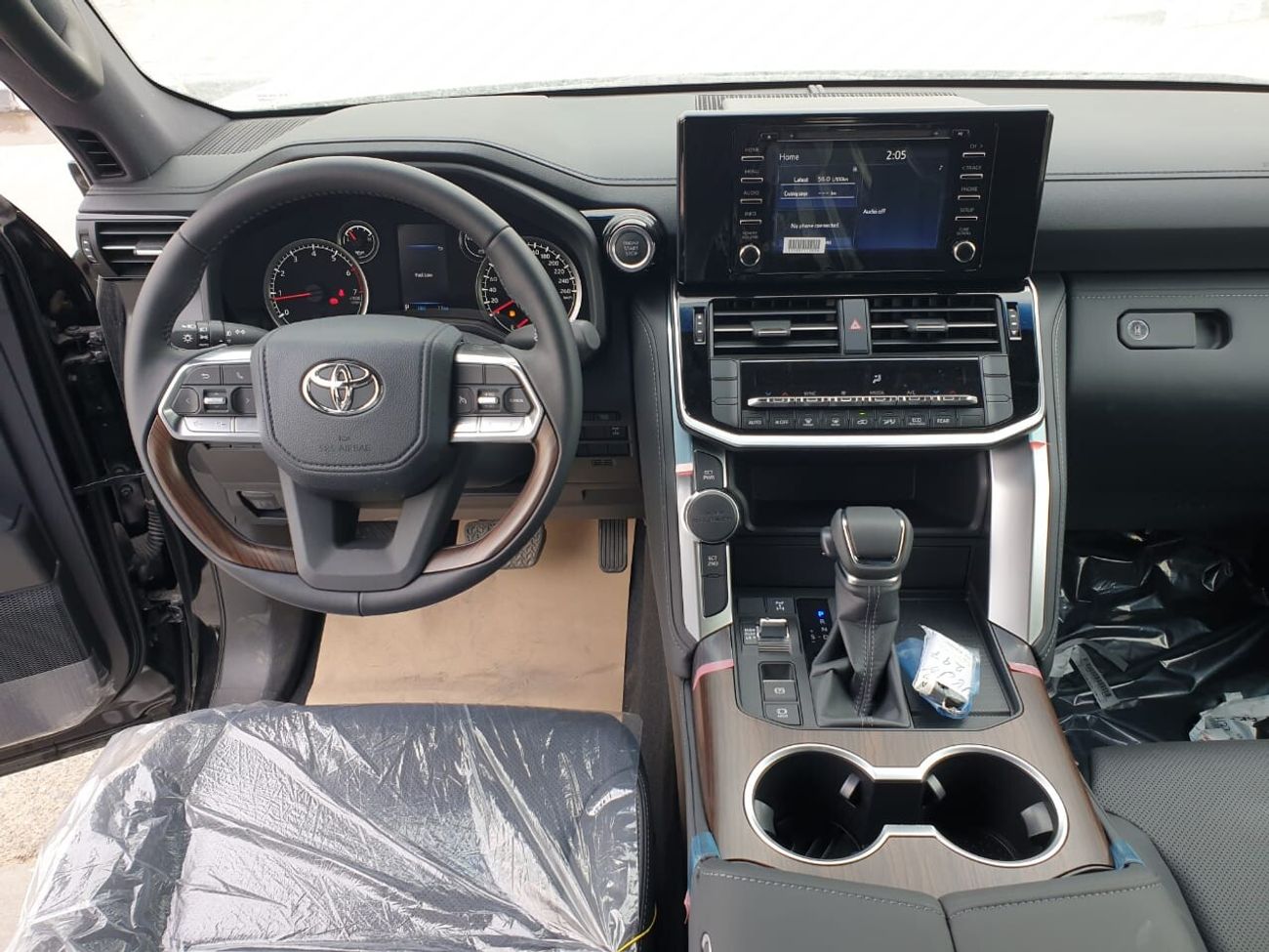 تويوتا لاند كروزر LC300 - GXR - 4.0L - 2024 (PETROL)