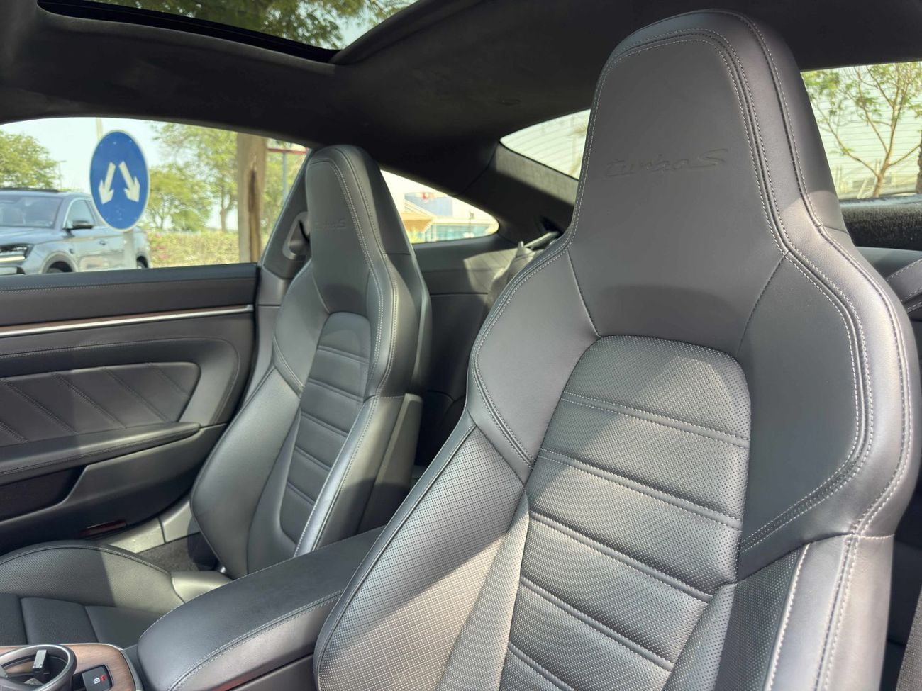 Porsche 911 Turbo S 3.8L (640 HP) Coupe GERMAN SPEC NEAT AND CLEAN