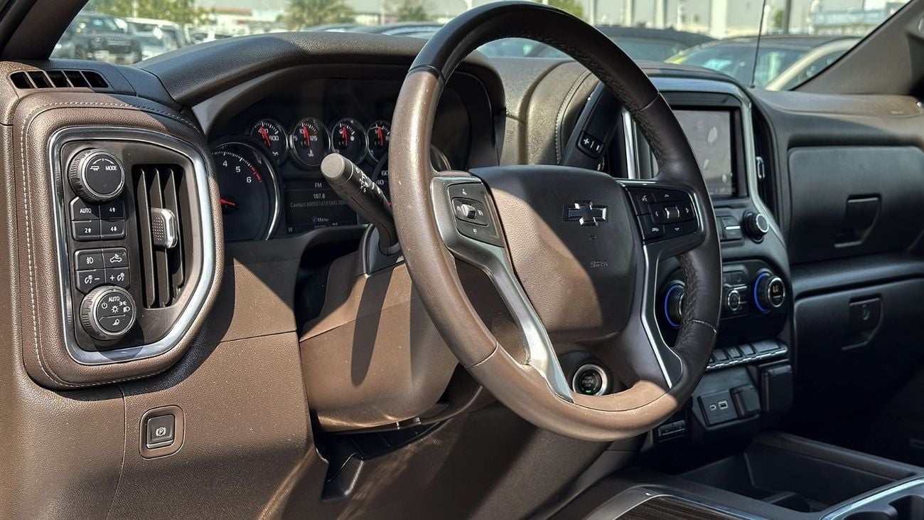 Chevrolet Silverado Trail Boss Z71 V8 GCC Under Warranty with Full Service History