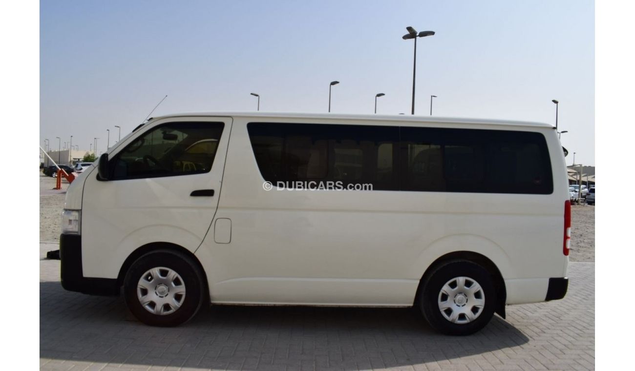 Toyota Hiace GL - Standard Roof Toyota Hiace Bus 13 seater, Model:2015. Excellent condition