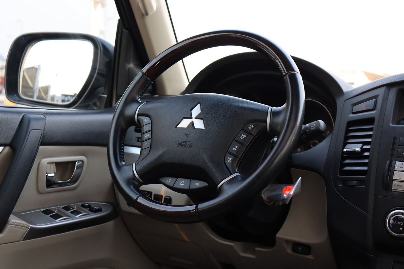 ميتسوبيشي باجيرو GLS هايلاين اعلى