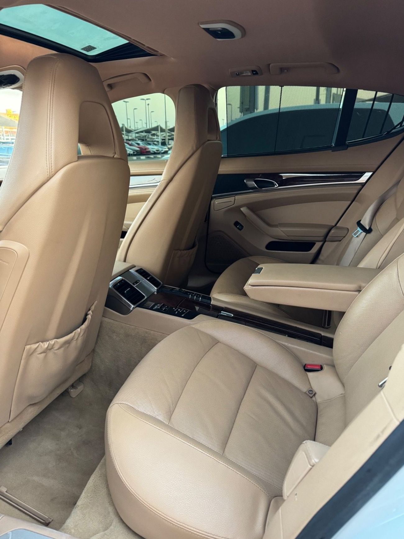 Porsche Panamera 4S 4.8L