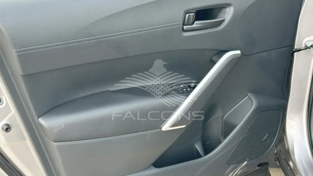 تويوتا كورولا 2.0L Gasoline Pioneer AT