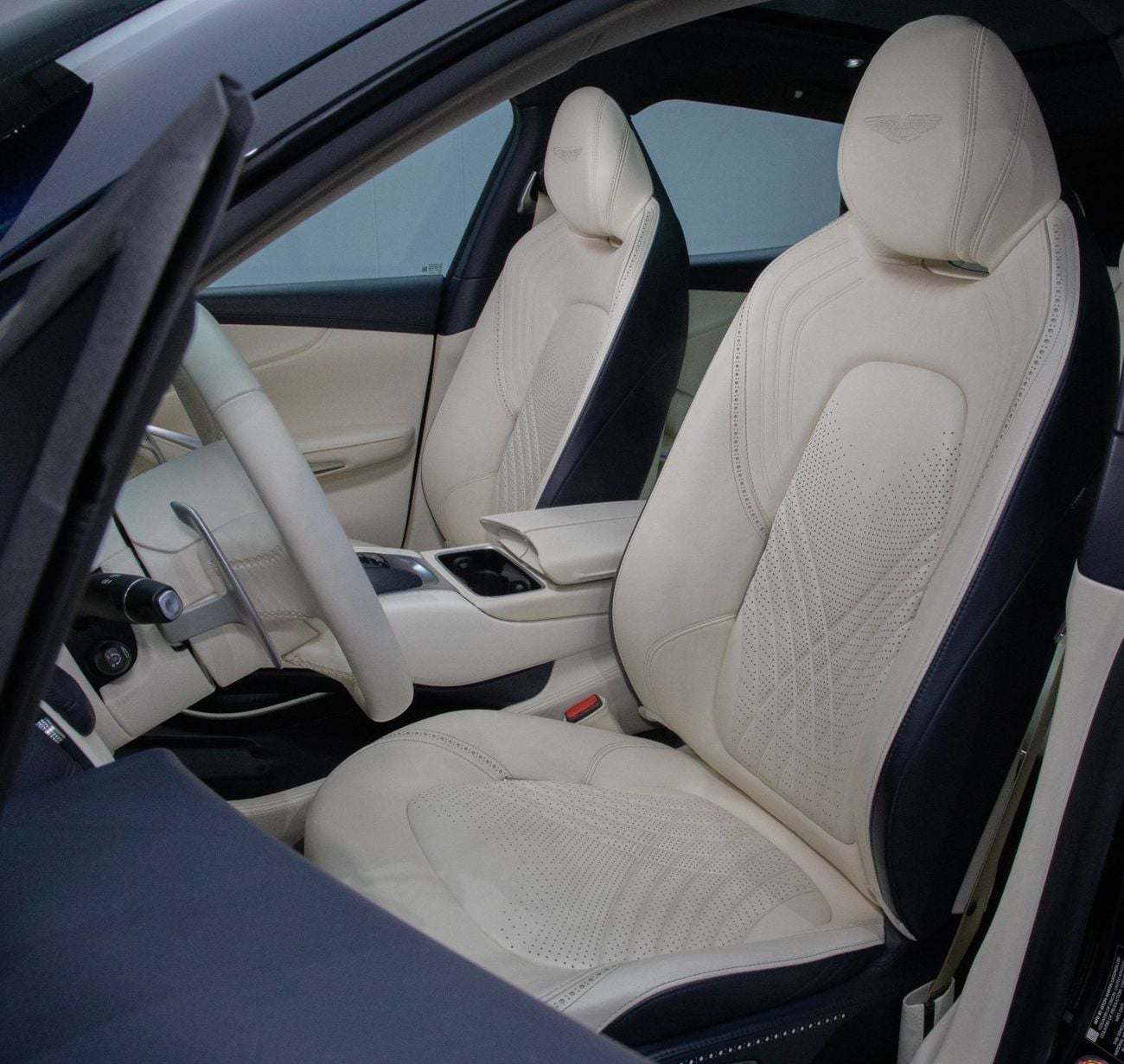 أستون مارتن DBX 1913 Edition