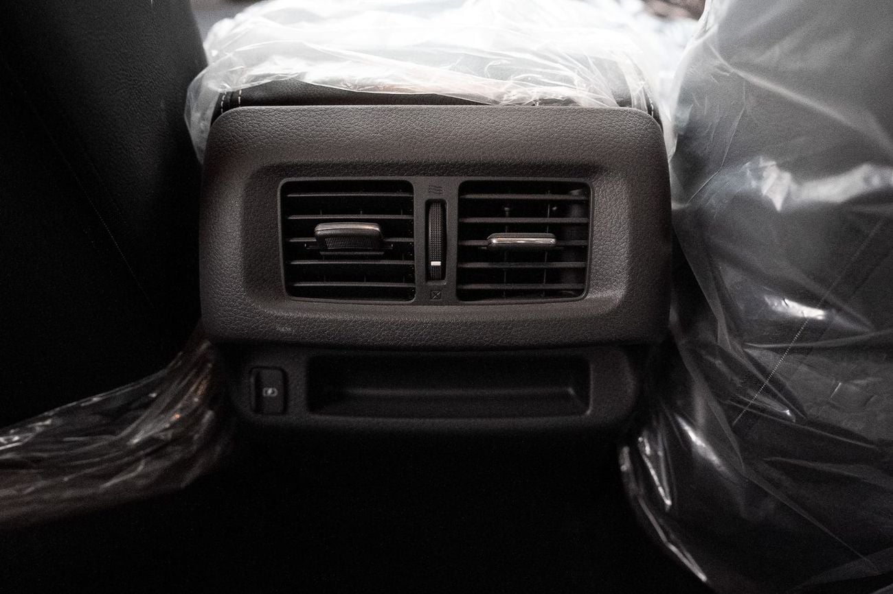 Nissan Navara PRO-4X Off-Road | 2.5L Diesel 4WD A/T (Only For Export)