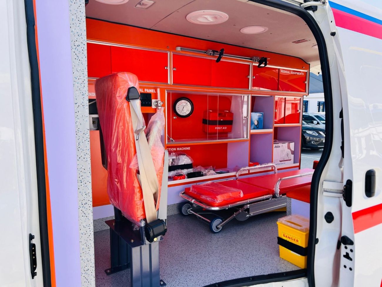 Toyota Hiace HIACE AMBULANCE right hand drive diesel 2.8 liter automatic gear