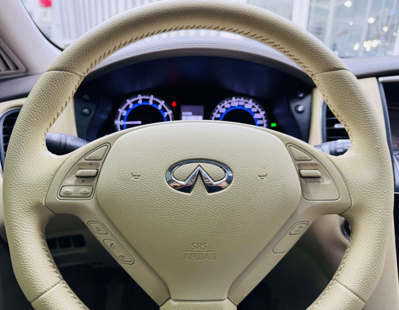 إنفينيتي QX50 Luxury 3.7L 4WD