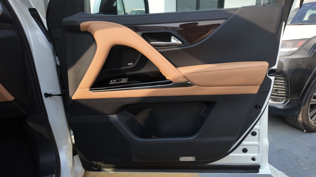 لكزس LX 600 SIGNATURE