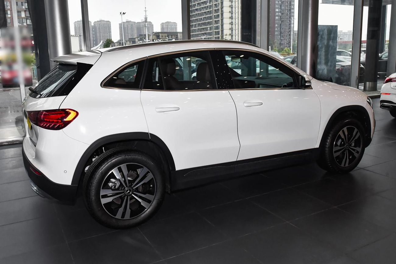 Mercedes-Benz GLA 200 MERCEDES BENZ GLA200 1.3L TURBO FULL OPTION MODEL 2025