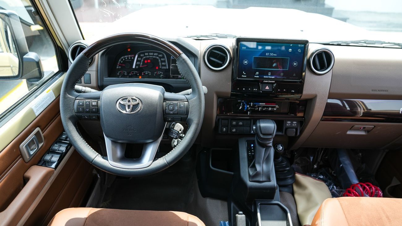 Toyota Land Cruiser Pick Up  LC79 DC 2.8L DSL FULL AT