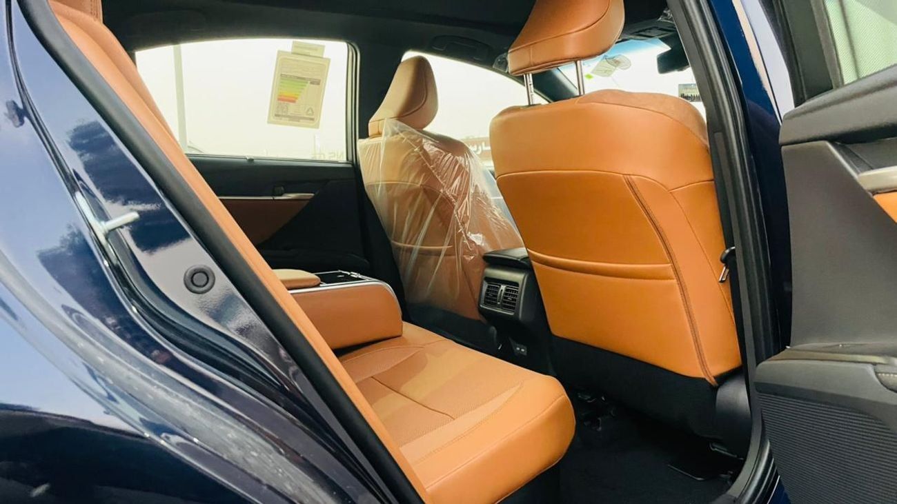 تويوتا كامري CAMRY 2.5 HYBRID LUMEIR