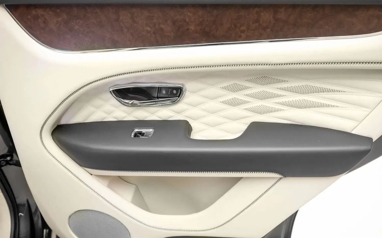 Bentley Bentayga Azure 4.0T -  Spec