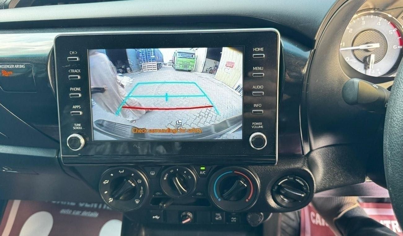 تويوتا هيلوكس Diesel 2.8 Liter Right Hand Drive Automatic Back Camera Leather Seats 4WD