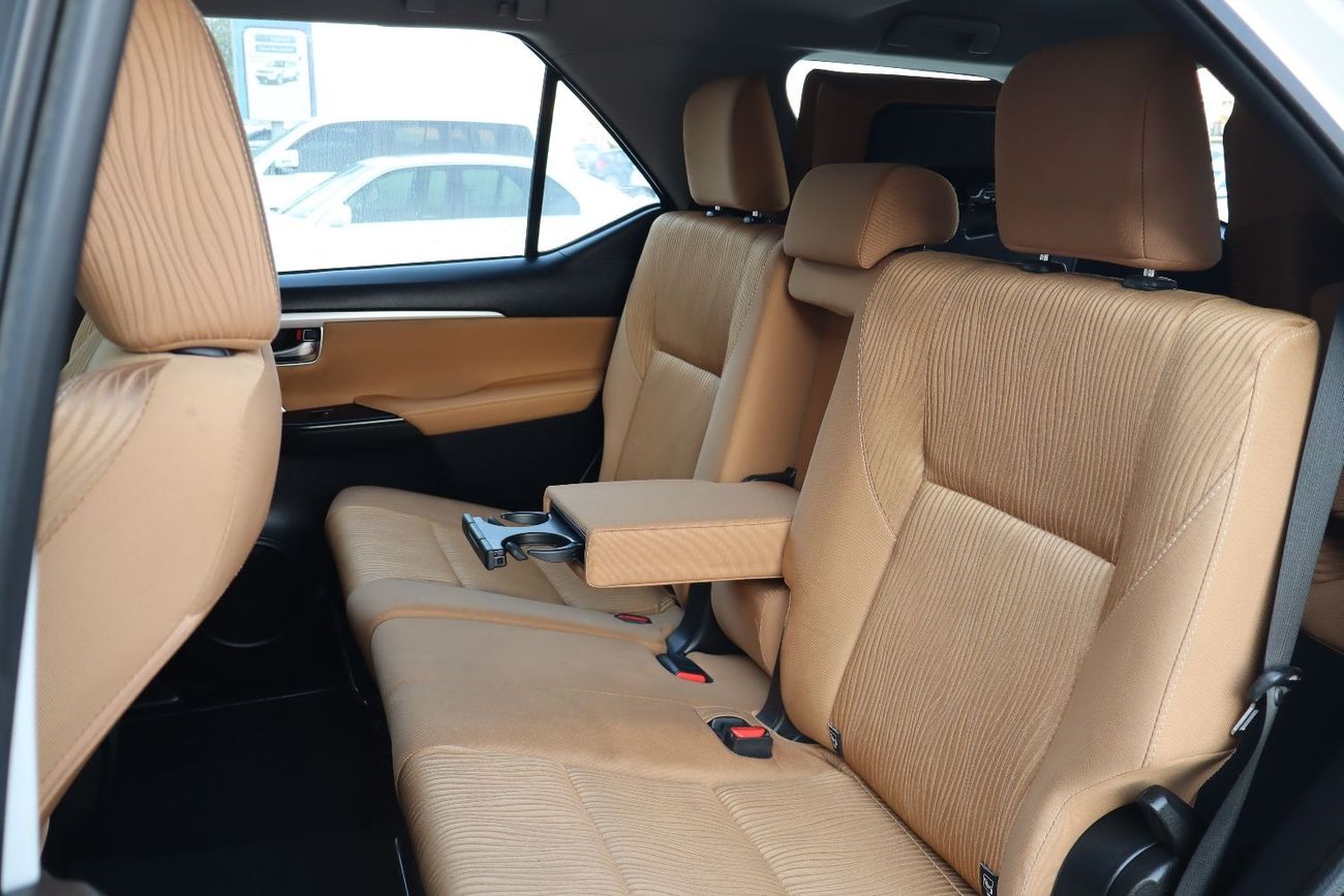 Toyota Fortuner GXR GCC V6