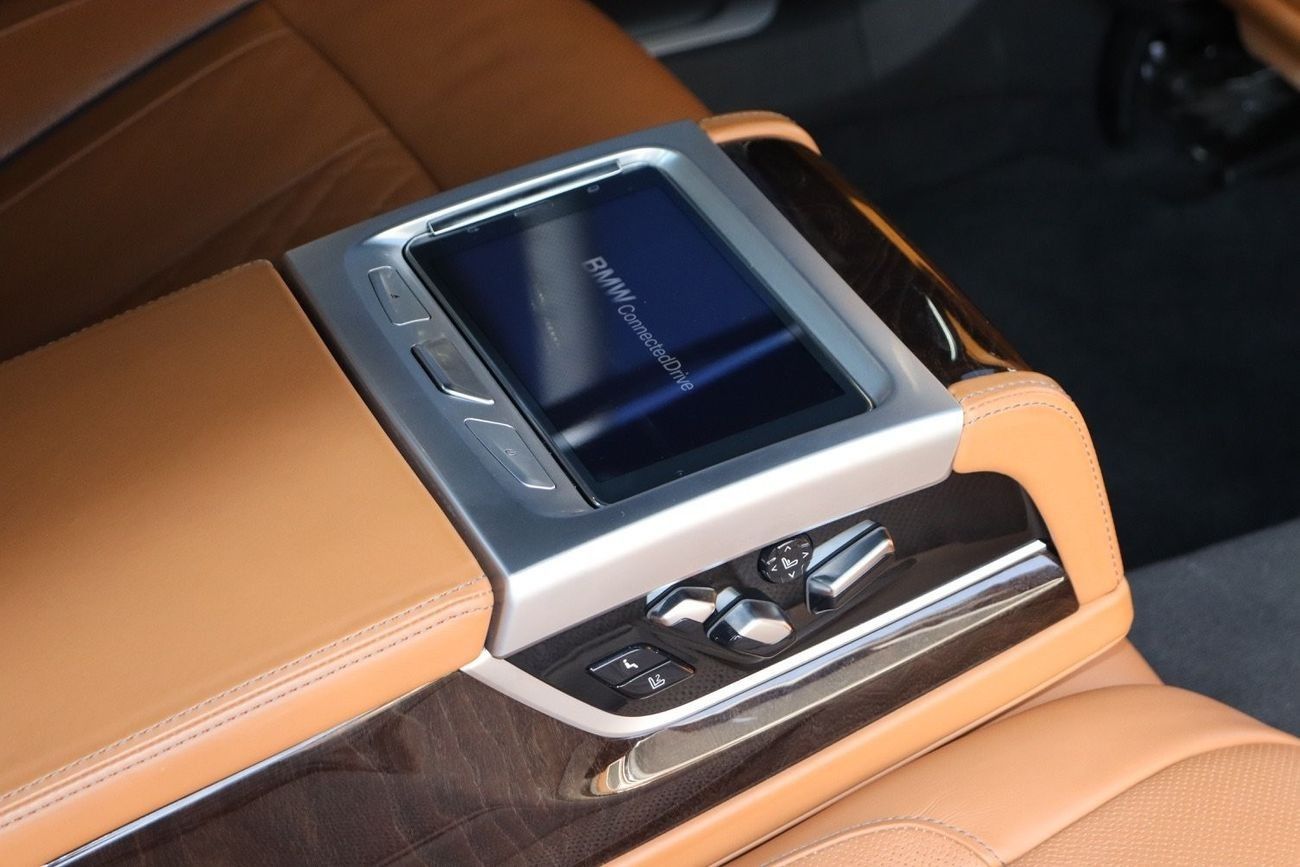 BMW 740Li Luxury 3.0L (335 HP) BMW 740Li VIP / 2017 / GCC / 92,000KM / First Owner