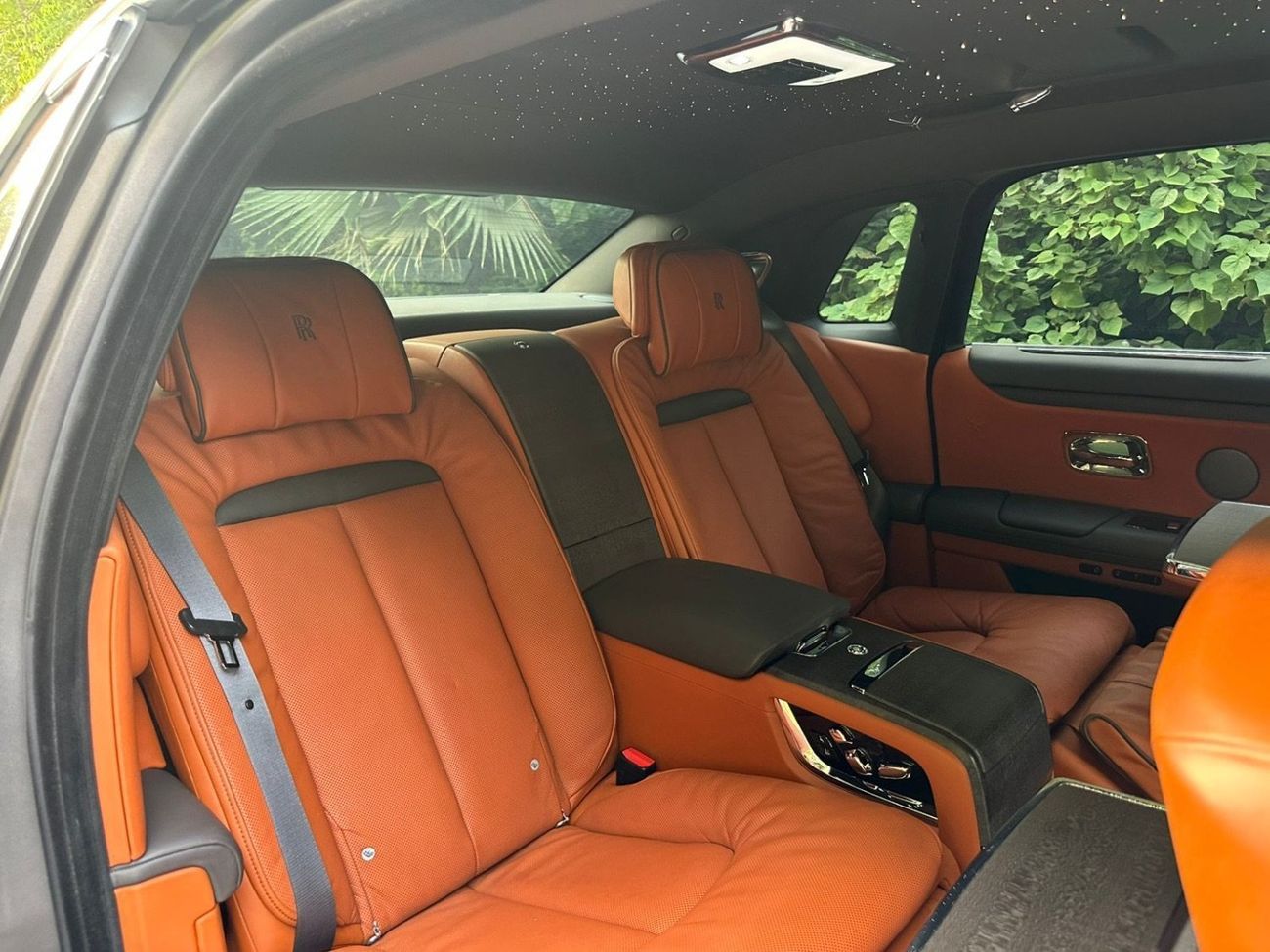 Rolls-Royce Ghost 6.75T Extended Wheelbase | V12 571 HP | GCC Specs | Like New | 4,000 KM