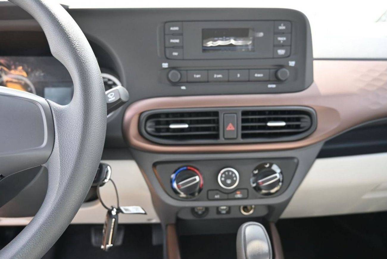 هيونداي جراند i10 هيونداي جراند آي 10 سعة 1.2 لتر بنزين سيدان دفع أمامي 4 أبواب لون رمادي موديل 2023