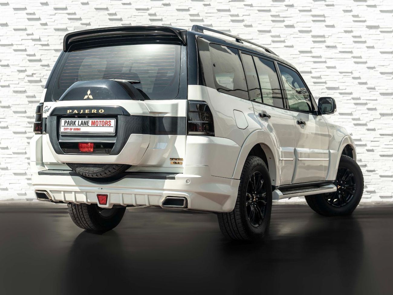 Mitsubishi Pajero GLS Mid 3.8L (189 HP)