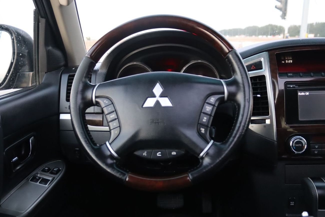 ميتسوبيشي باجيرو GLS Highline 3.8L (189 HP)