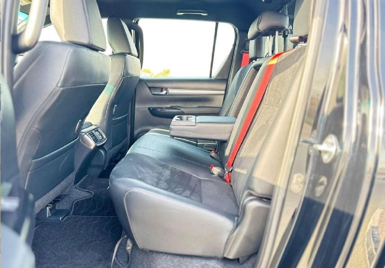 تويوتا هيلوكس 