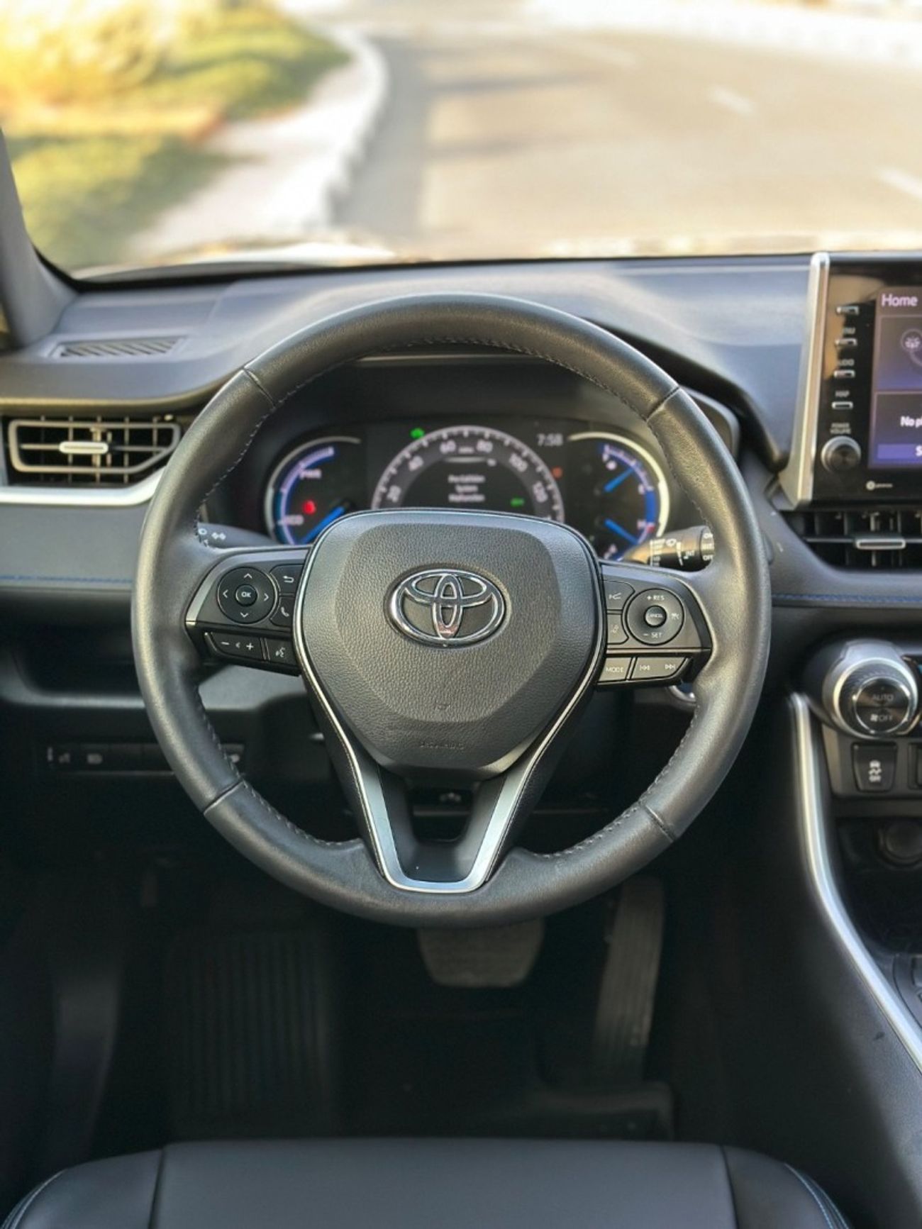 تويوتا راف ٤ Hybrid TOYOTA RAV4 XSE Full Option