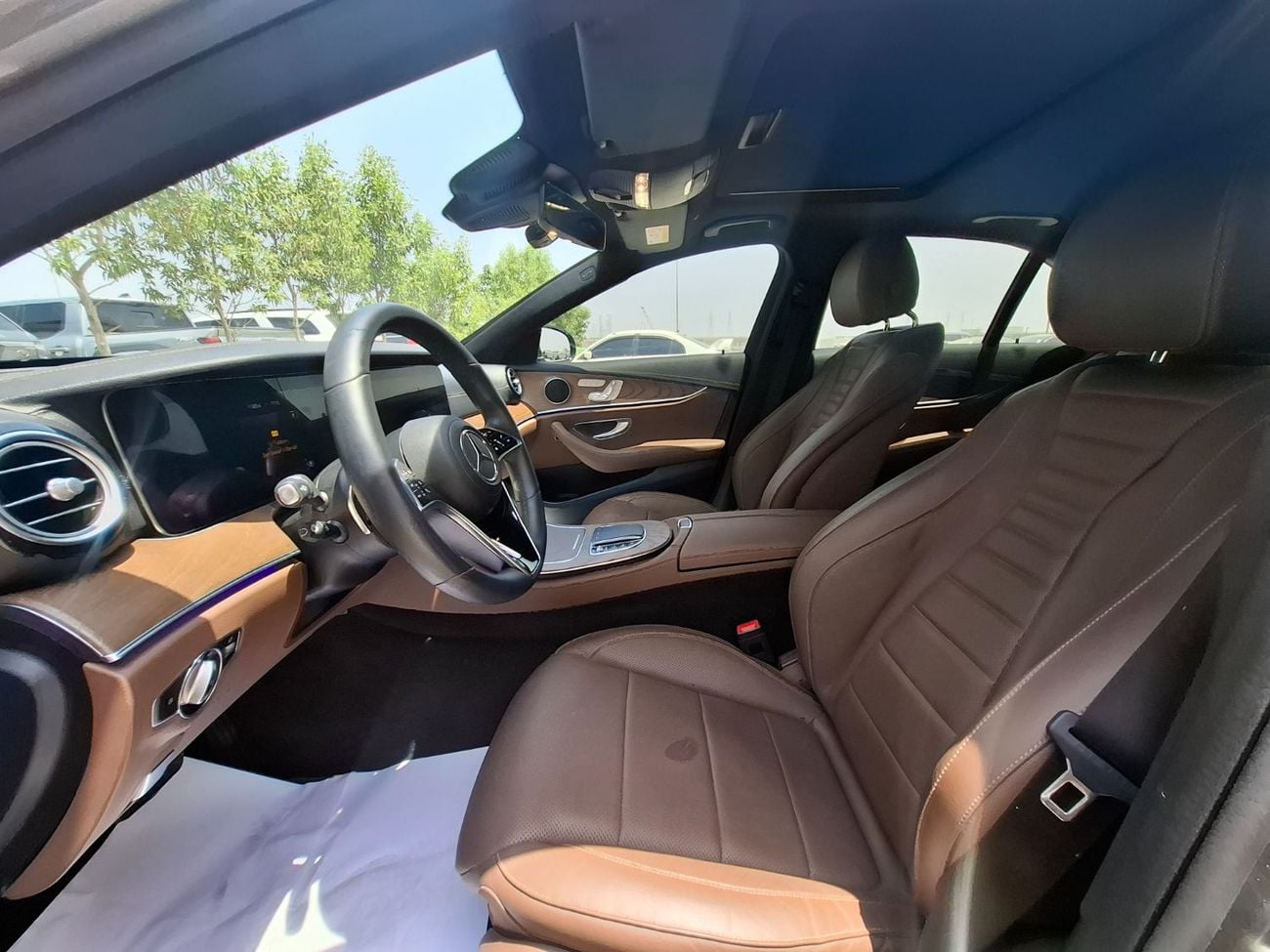مرسيدس بنز E 250 STD (NON-GCC) مرسيدس بنز 2022