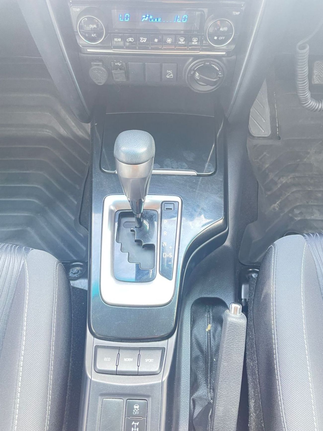 تويوتا فورتونر right hand drive diesel 2.8 liter