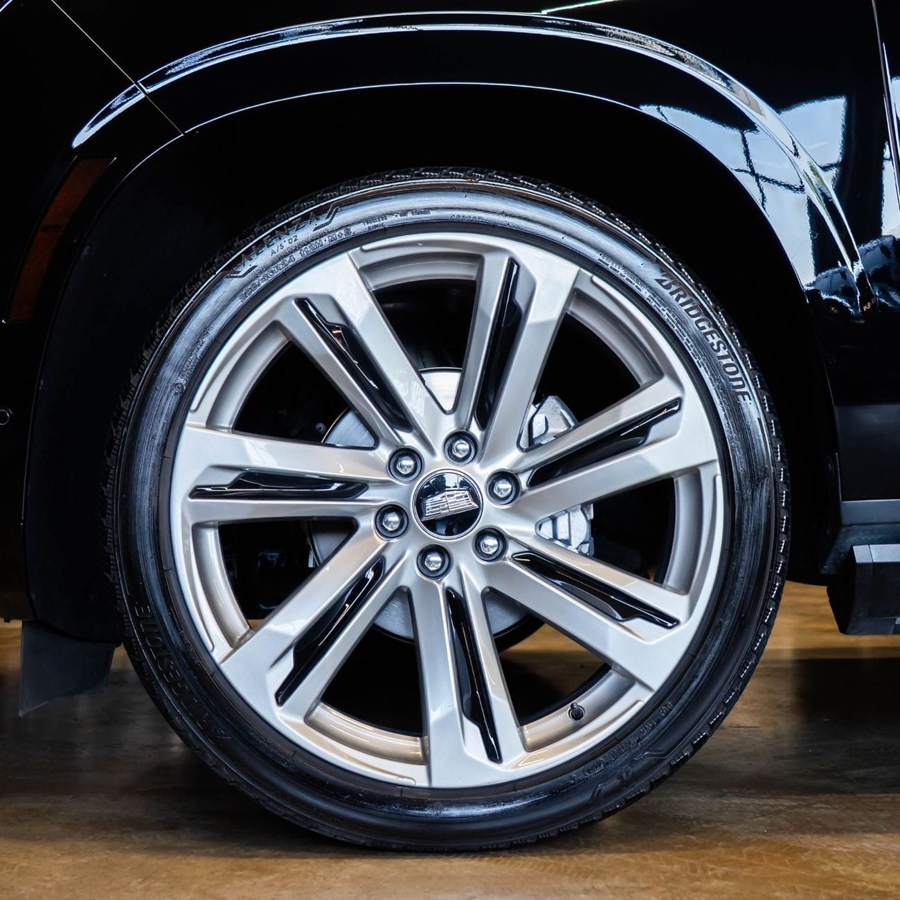 Cadillac Escalade AED 8,432 P.M • 0% Downpayment • Cadillac Escalade Sport Platinum • Agency Warranty