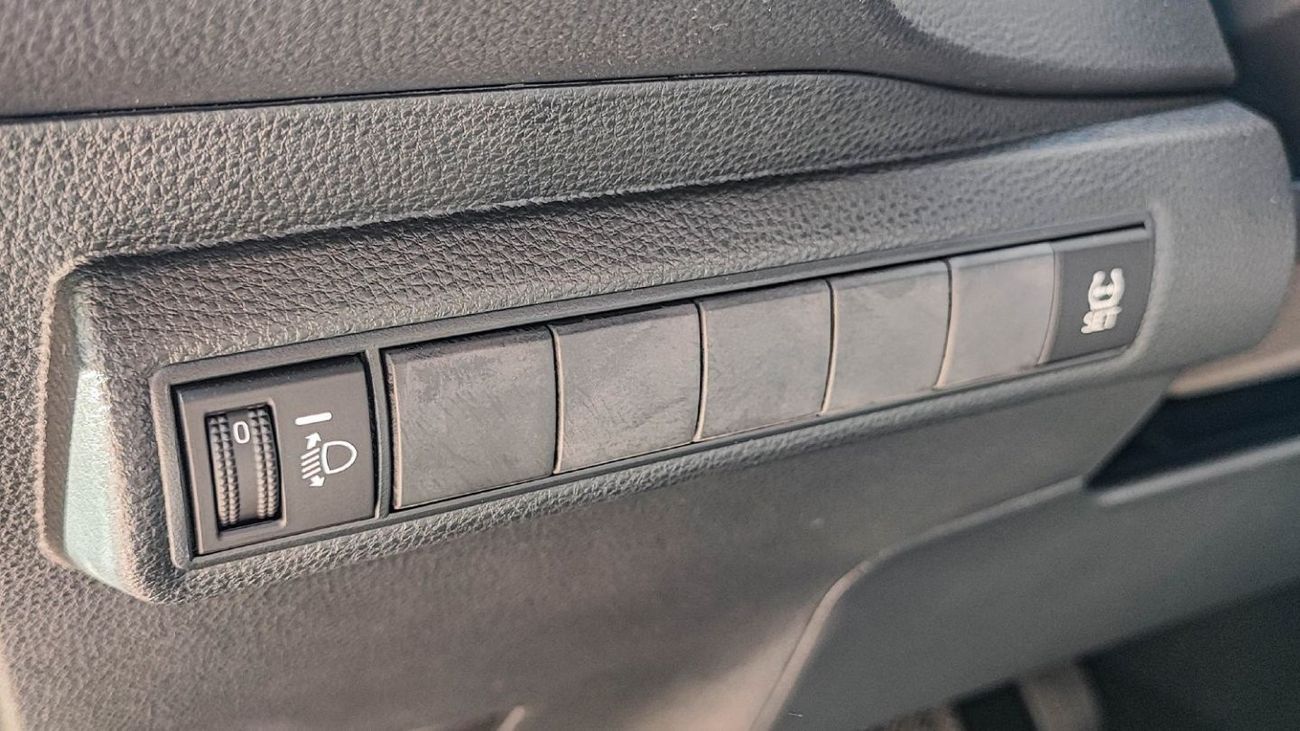 تويوتا كورولا TOYOTA COROLLA 1.6L BAISCK