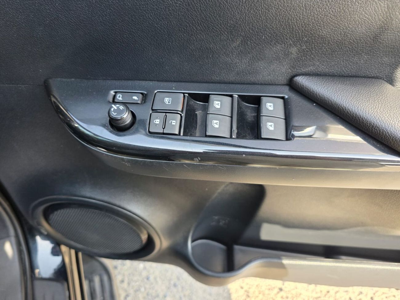 Toyota Hilux RIGHT HAND DRIVE ONLY FOR EXPORT 2.8 LITER SHAPE MODIFIED 2024