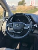 Toyota Sienna Hybrid XLE premium Full Option
