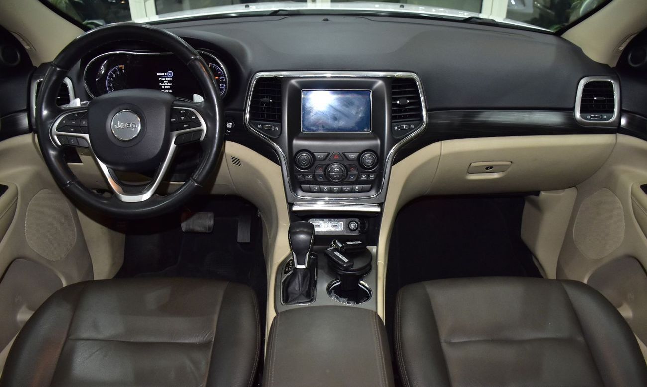 جيب جراند شيروكي EXCELLENT DEAL for our Jeep Grand Cherokee Laredo ( 2020 Model ) in White Color GCC Specs