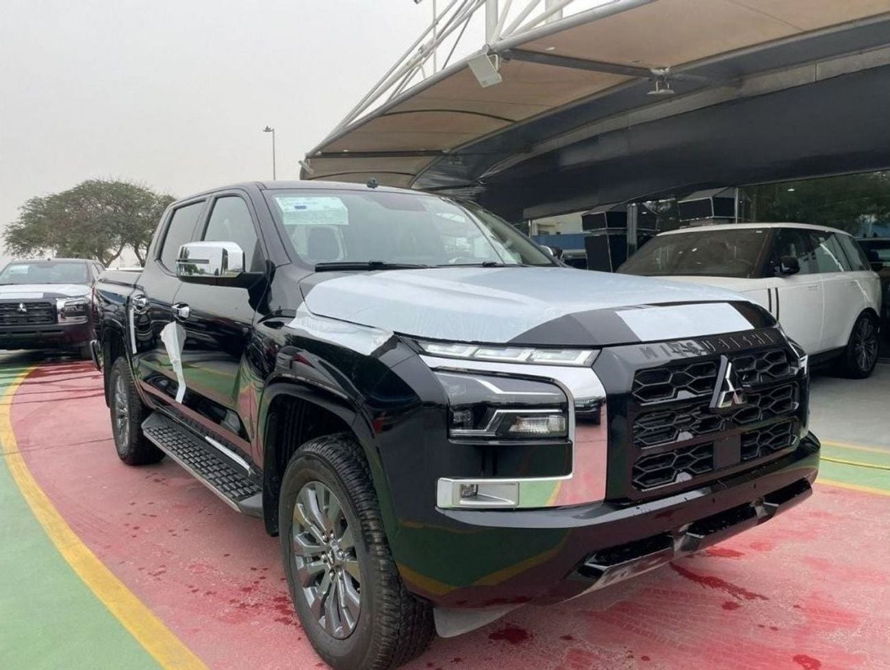 ميتسوبيشي L200 GL SPORTERO 20204 FULL OPTION DIESEL