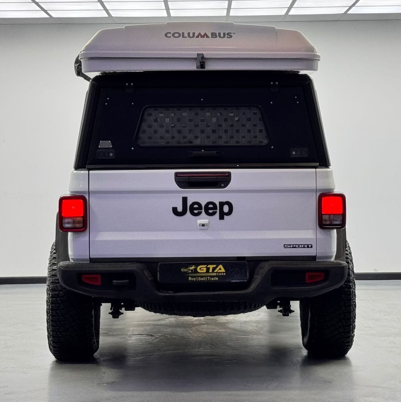 Jeep Gladiator 2021 Jeep Gladiator Sport, 2027 Jeep Warranty, Full Jeep Service History, Carbon Fiber Interior, GCC