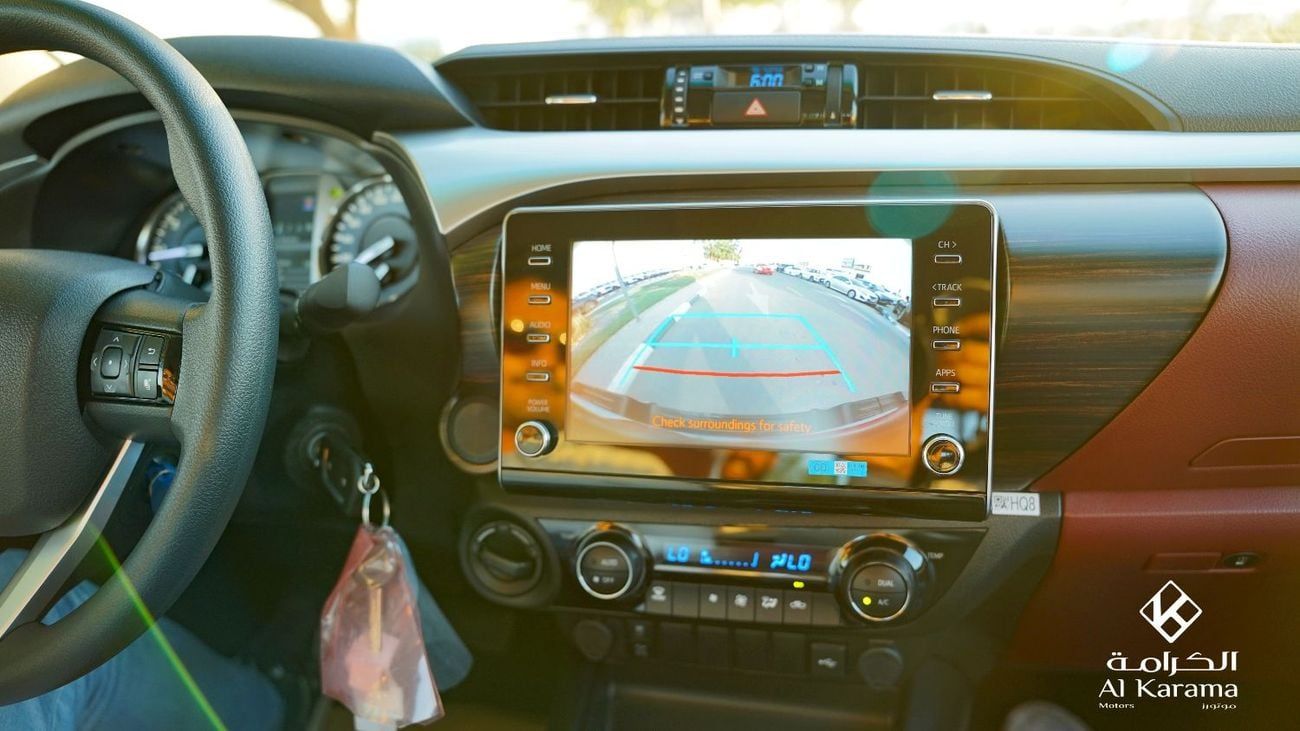 تويوتا هيلوكس GLX.S 2.4L | SR5 | Full Option | Rear Camera | Cruise Control | Diff Lock | GCC Specs