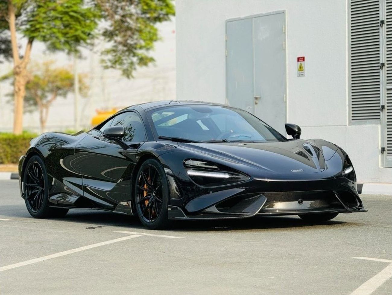 McLaren 765LT Std GCC SPEC 1 OF 765 CARBON FIBER NEAT AND CLEAN