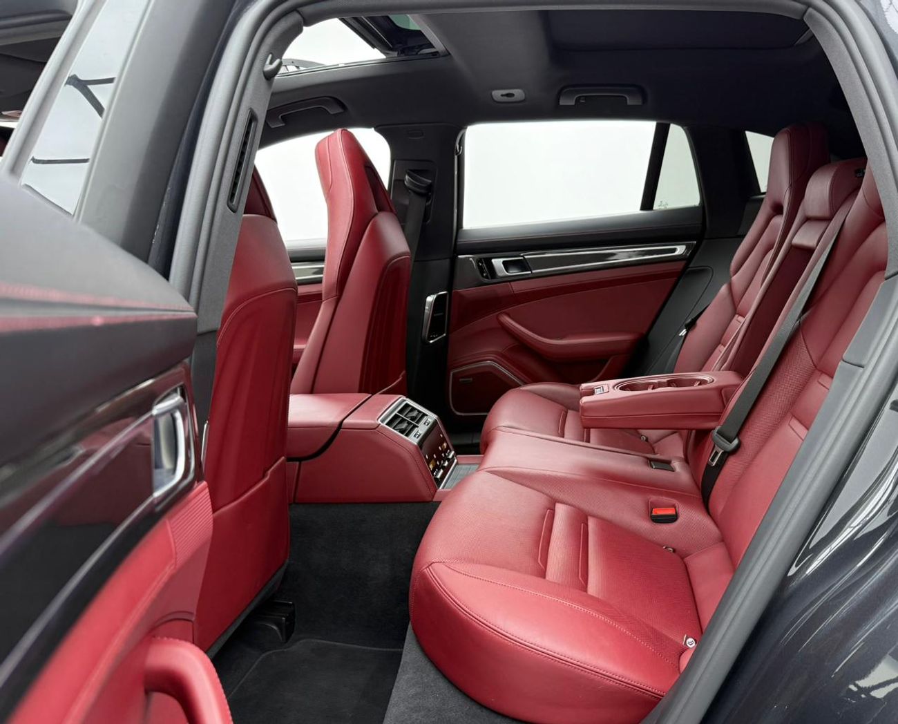 Porsche Panamera 4S Sport Turismo 3.0L (434 HP)