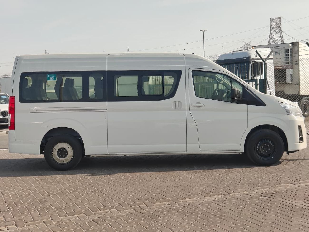 تويوتا هاياس GL 2026 Toyota Hiace 13-Seater High-Roof Full-Option 3.5L V6 Petrol A/T RWD Export Only