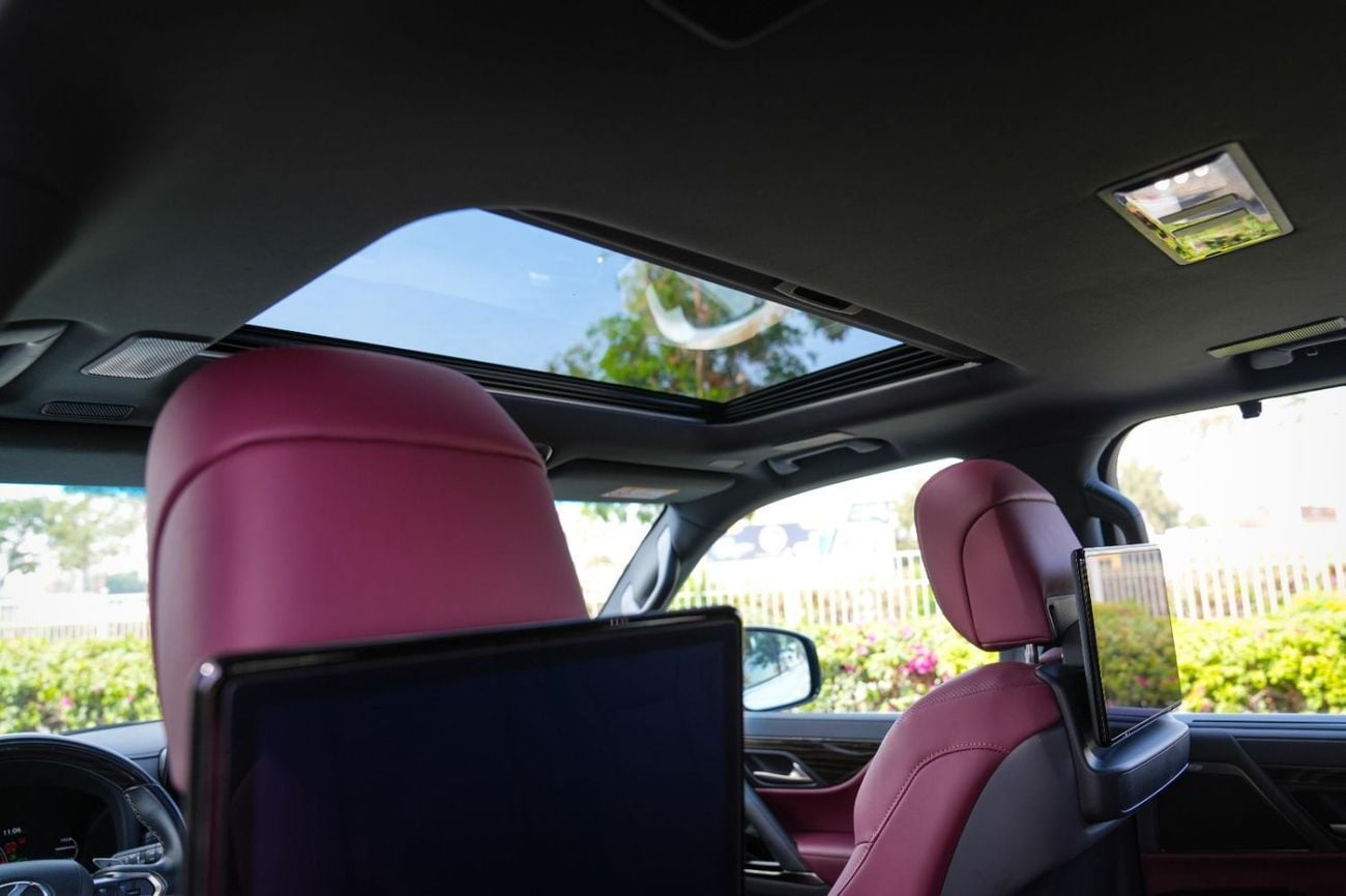 Lexus LX 600 SIGNATURE 2024!! LOW MILEAGE!! WARRANTY AND SERVICE CONTRACT FROM AL FUTTAIM