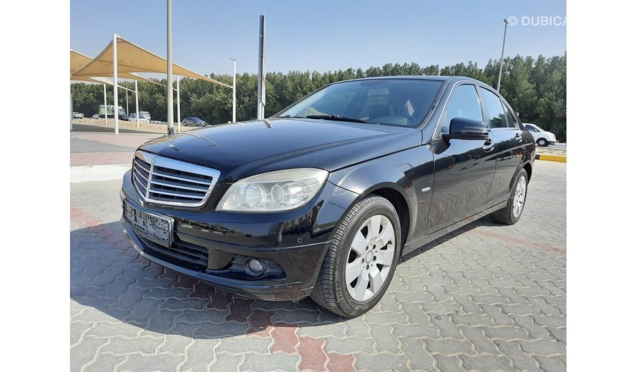 Mercedes-Benz C 180 Mercedes Benz 2011..... 1,8 gcc very celen car