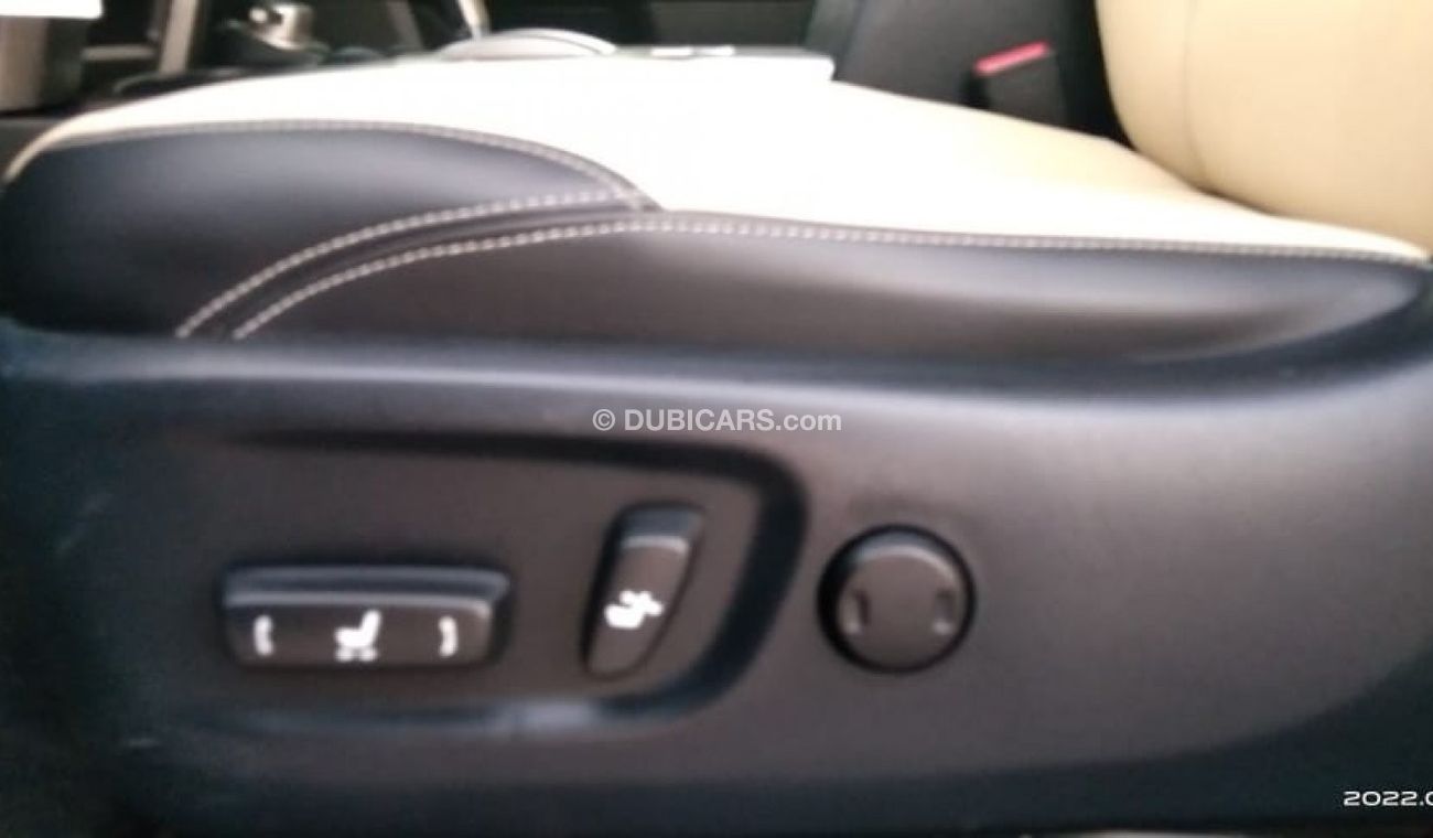 تويوتا Runner4 Toyota 4runner 6 cylinder leather seats electric seats 7 seater perfect condition