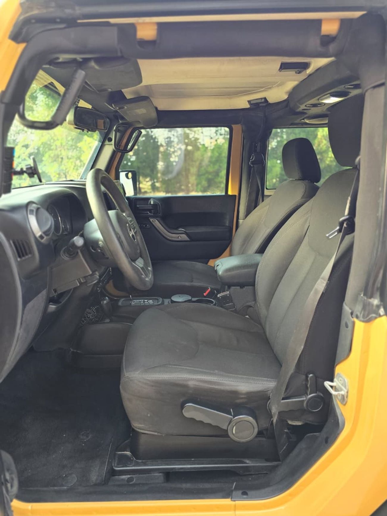 Jeep Wrangler Sport 3.6L A/T JEEP WRANGLER 2014 GCC // ORGINAL PAINT // PERFECT CONDITION // ACCIDENT FREE