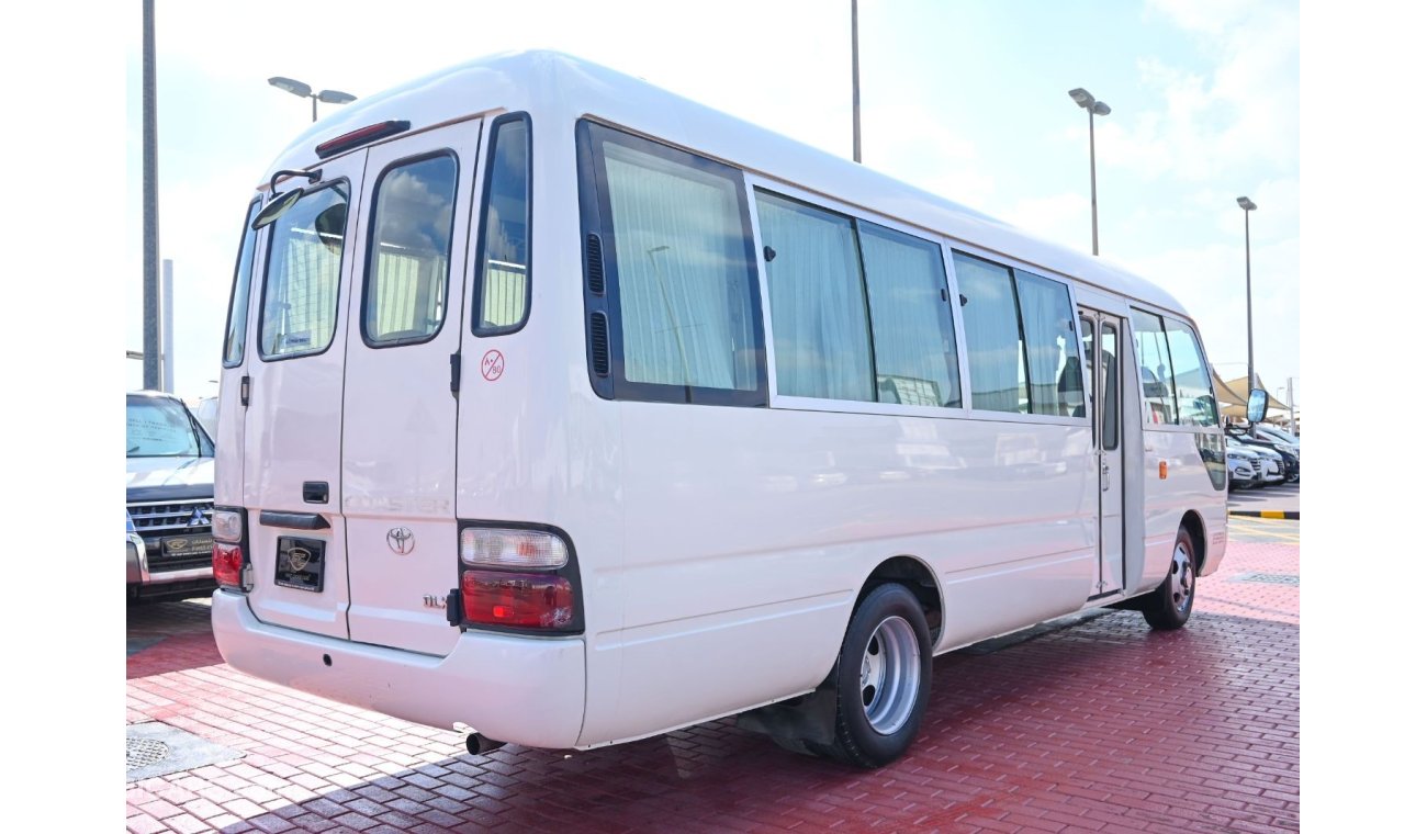 Toyota Coaster 2016 | TOYOTA COASTER DLX HIGH-ROOF | 26-SEATS DIESEL | GCC | VERY WELL-MAINTAINED | SPECTACULAR CON