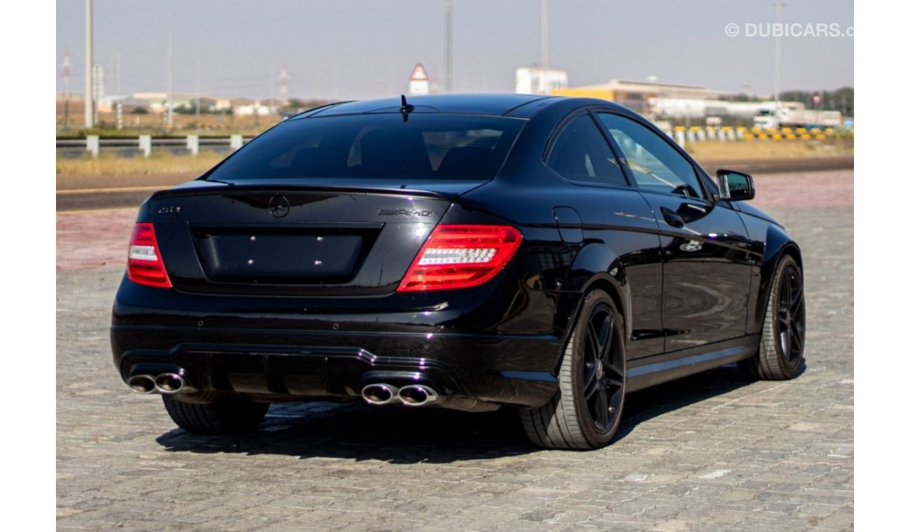 مرسيدس بنز C 63 AMG ايديشن