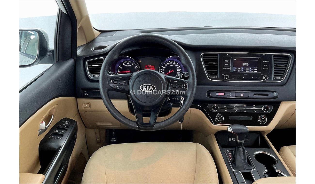 كيا كارنيفال LX