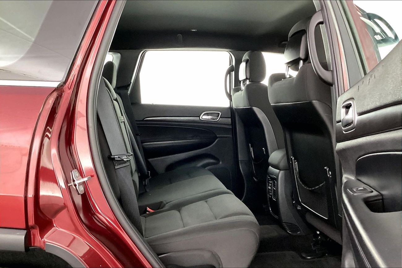 جيب جراند شيروكي Laredo | National Day Celebration | شامل الضمان | 0 ﺪﻔﻋﺓ ﺃﻮﻟﻯ